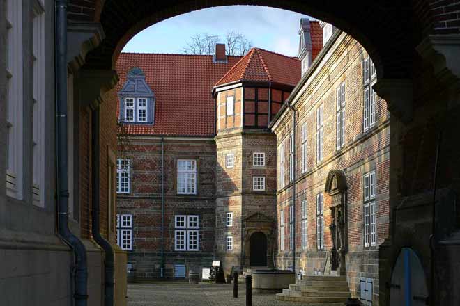 Schloss Landestrost